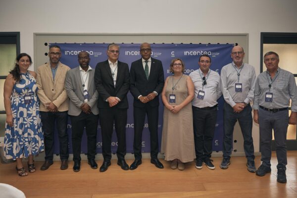 galeria_0000s_0011_InCentea_18anosCV 24